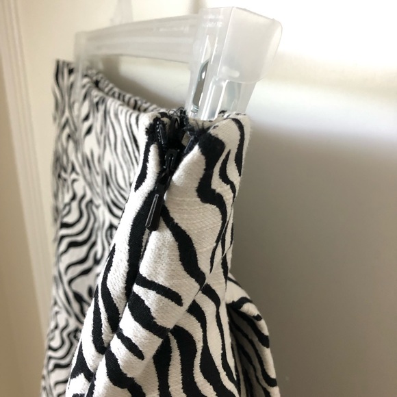 H&M Zebra Print Pleated Mini Skirt 14 - Picture 5 of 8
